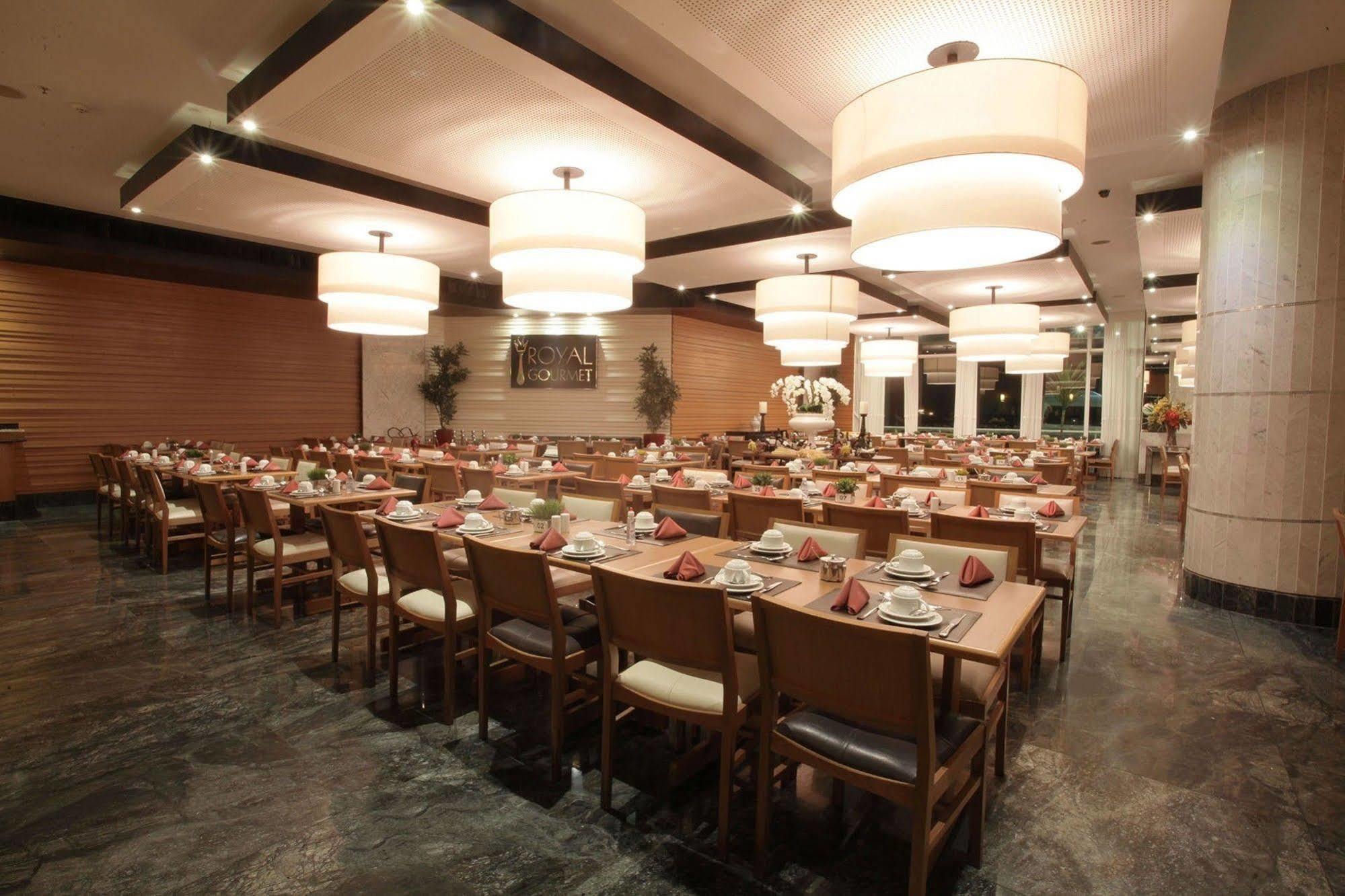Royal Macaé Palace Hotel Extérieur photo