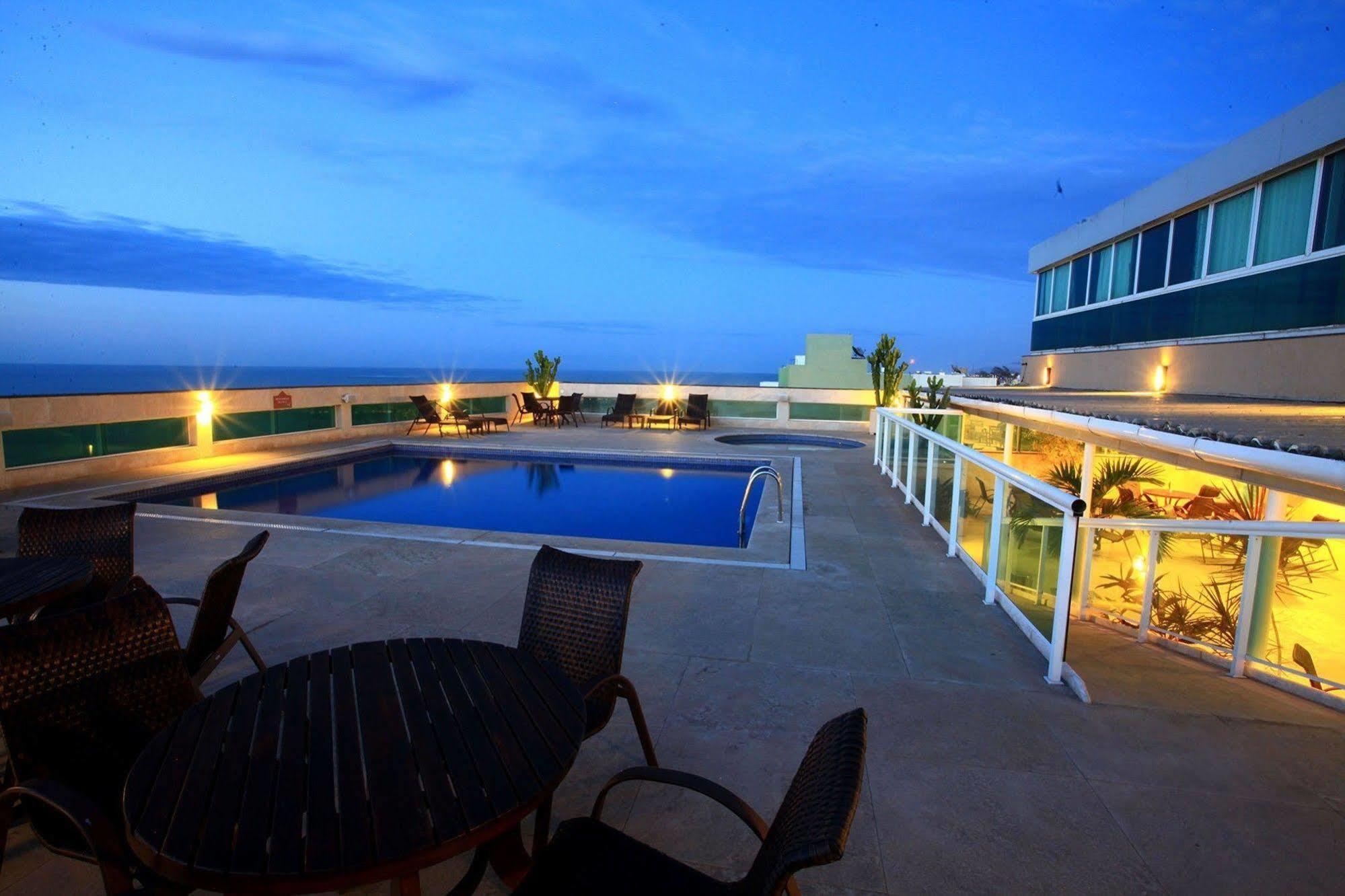 Royal Macaé Palace Hotel Extérieur photo